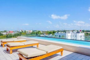 Captivating Rooftop Pool, Gym, WiFi l Free Parking